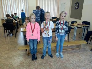 На каникулах прошли соревнования по шахматам среди школьников Московского района