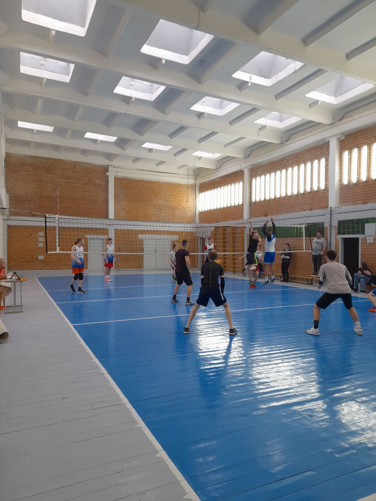 В Московском районе г. Минска прошли соревнования по волейболу среди мужчин в программе Межвузовской спартакиады среди студентов жилого комплекса «Студенческая деревня».